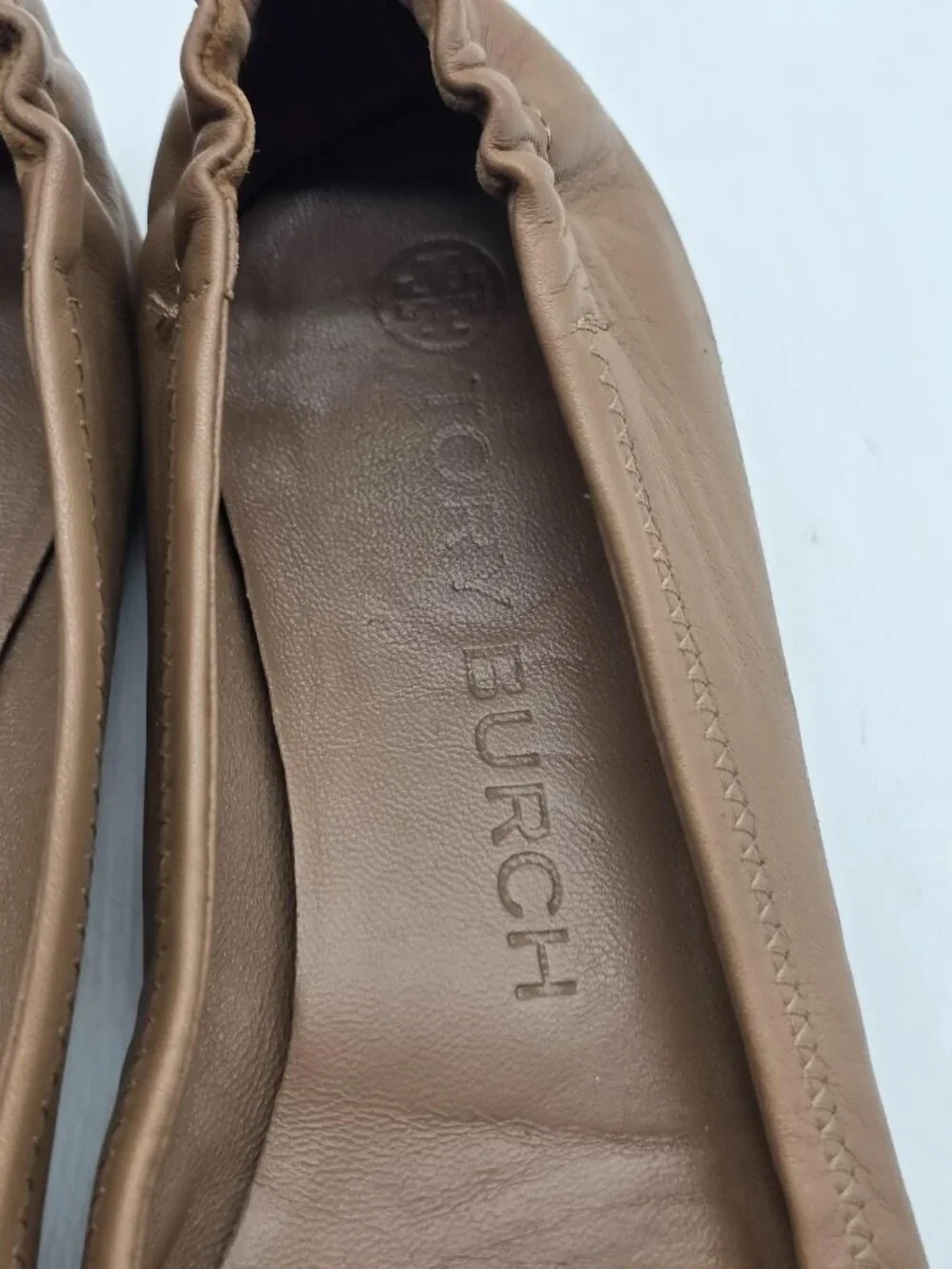 Tory Burch Shoes Womens Size 8 Brown Leather Ballet Flats Logo Medallion Damaged